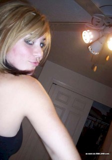 Photo gallery of an amateur naughty hottie sucking a dick